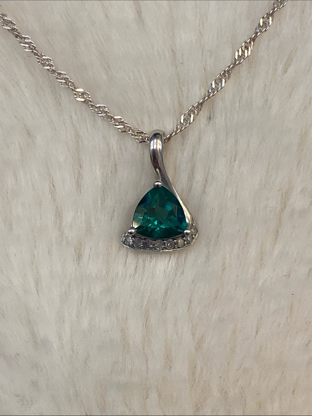 Chrome Diopside Pendant